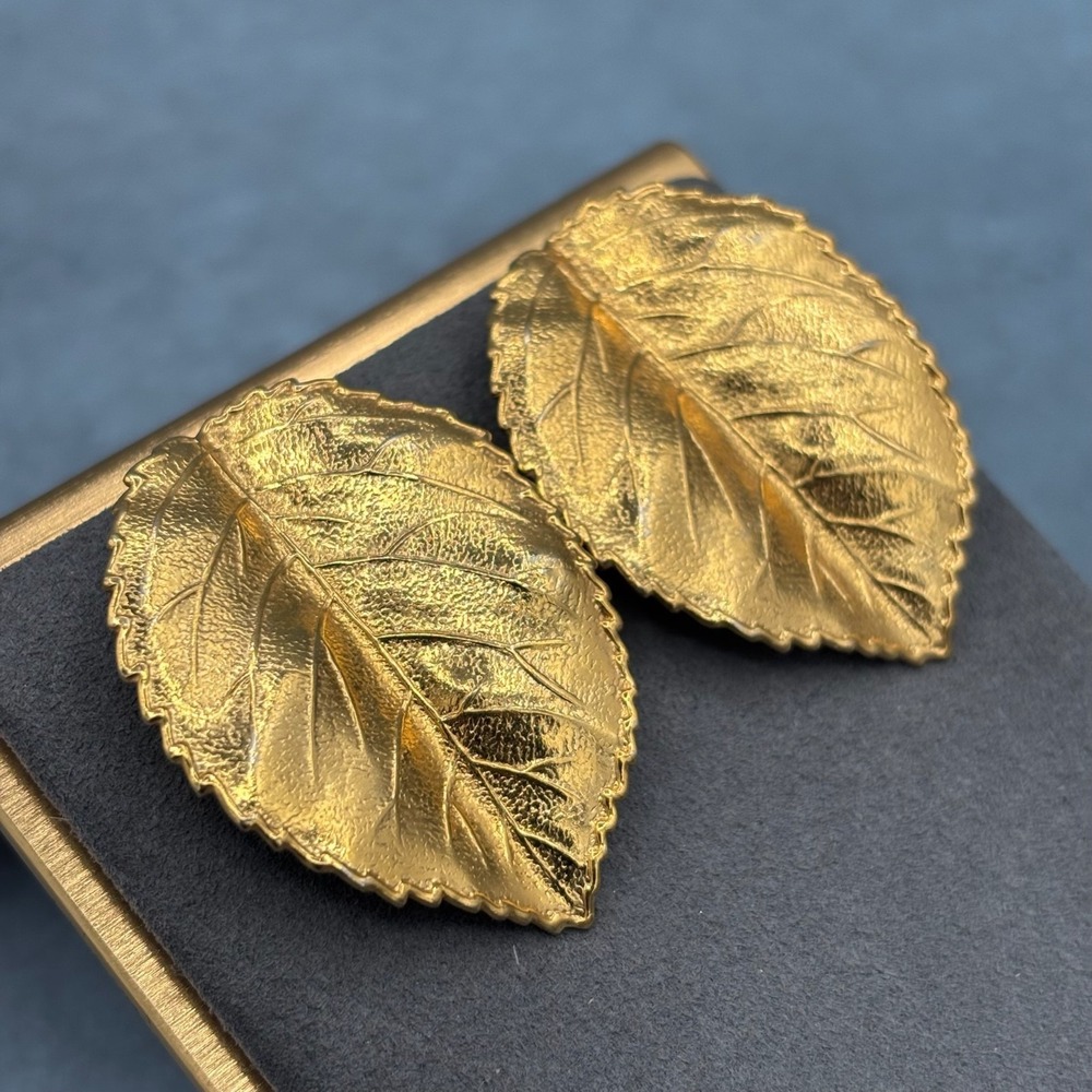 Vintage Gold Tone Textured Leaf Clip On Earrings Statement Jewelry Chunky Y2K
